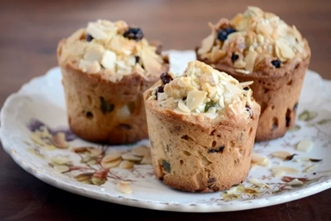 Mini Plum Cake de frutas con almendras