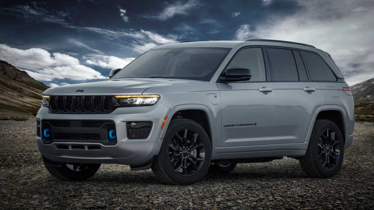 Jeep Brand Celebrates 30 Years of Legendary Grand Cherokee 4x4 Capability and Premium Design With Debut of 2023 Jeep Grand Cherokee 4xe 30th Anniversary Edition at 2022 Detroit Auto Show