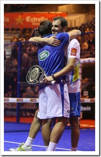 Juan Martin Díaz y Fernando Belasteguin eternos campeones del Máster PPT 2011 en Madrid