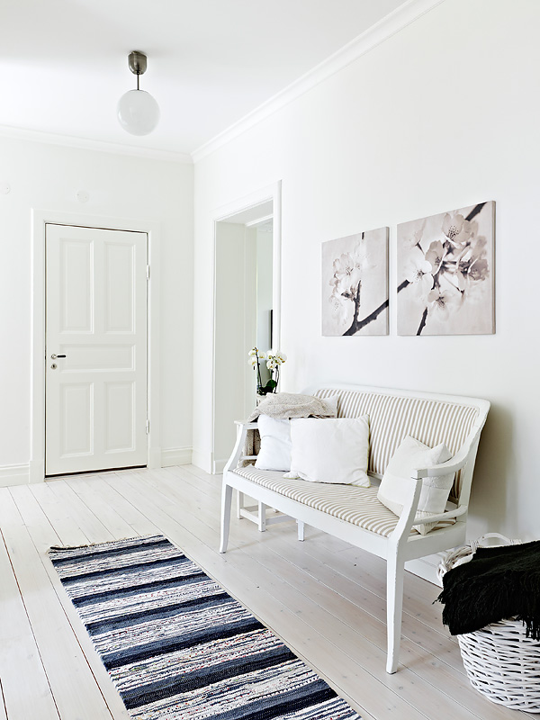 White Entryway Bench