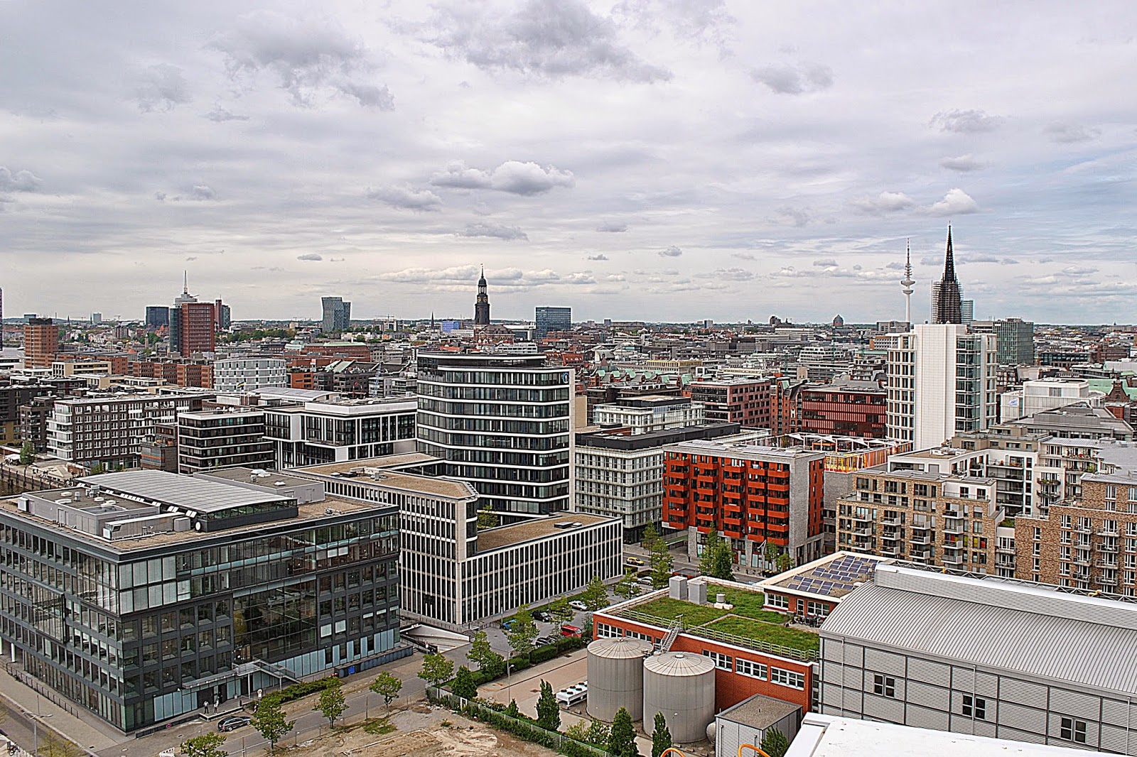 Hamburg, HafenCity, widok z karuzeli