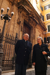 Maestro Joaquim dos Santos com sua irmã Maria em Santo António dos Portugueses | Roma, 2006