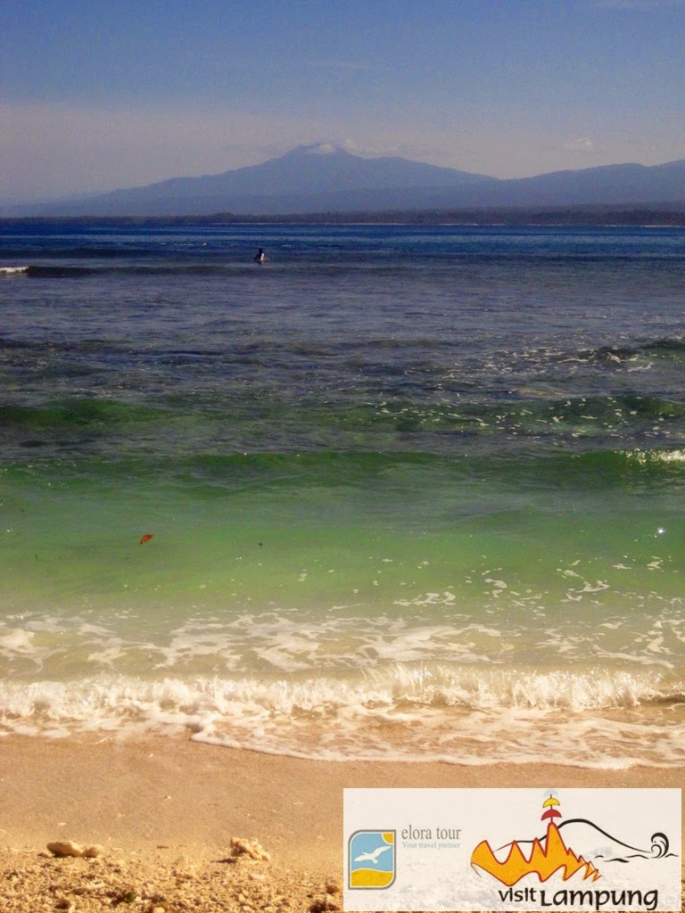 Foto Panorama Pantai Tanjung Setia  Krui