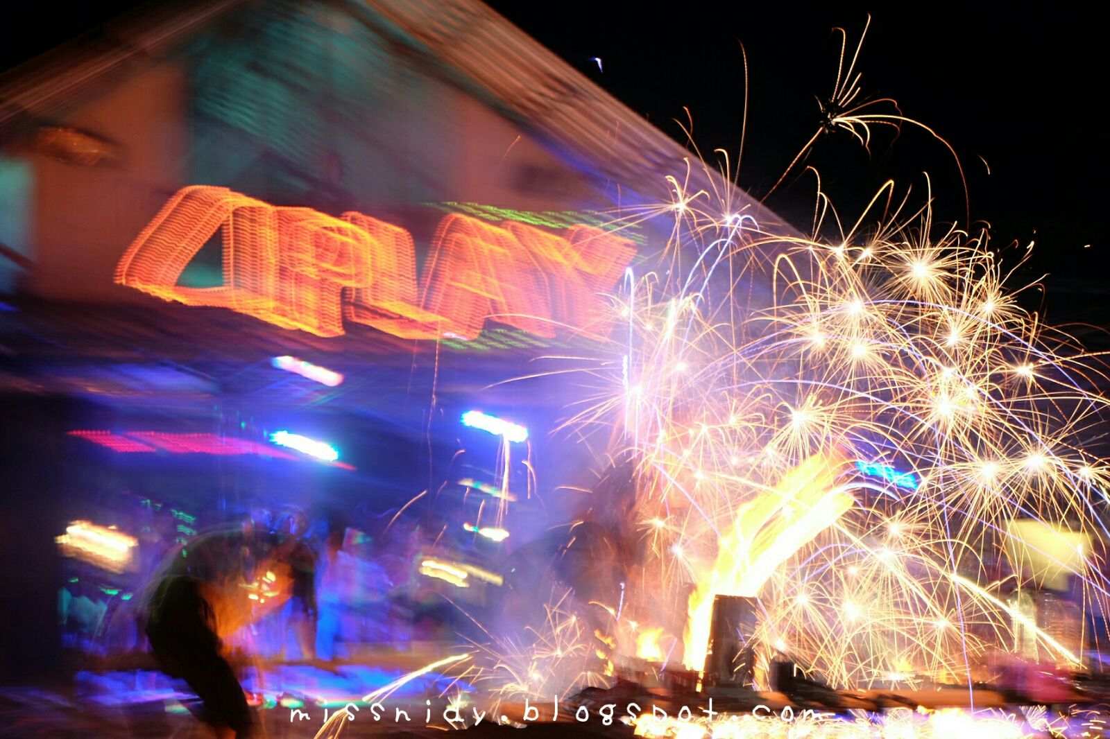 watching fire dance in phiphi island