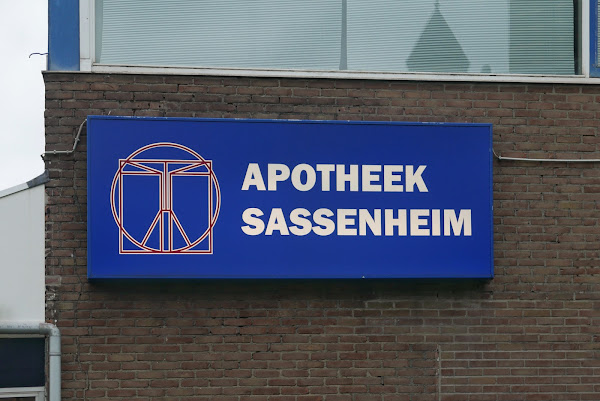 Apotherek Sassenheim met associatief logo