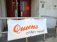 Banner Queens3