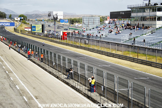 tribuna de meta en el Jarama