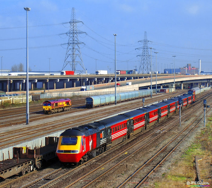 Virgin rede HST Washwood Heath Yard 2004