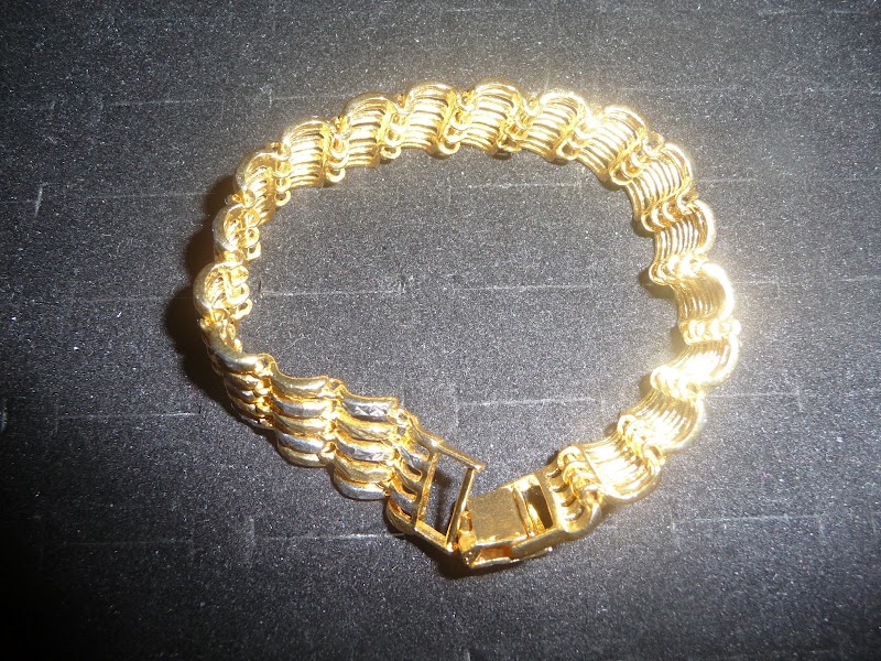 40+ Inspirasi Terbaru Gelang V