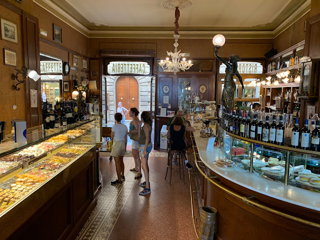  foto do hall de entrada do Caffé   
