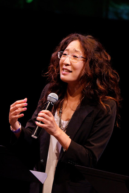 sandra oh host