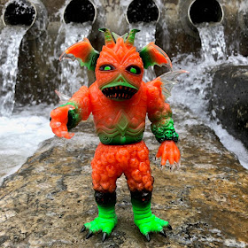 The Mutator Ultrus Bog Vinyl Figure by Skinner x Lulubell Toy Bodega