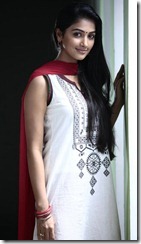 Mugamoodi Actress Pooja Hegde New Stills