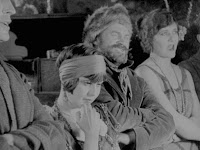 Кадр из новогоднего эпизода "Золотой лихорадки" (1925) - 3