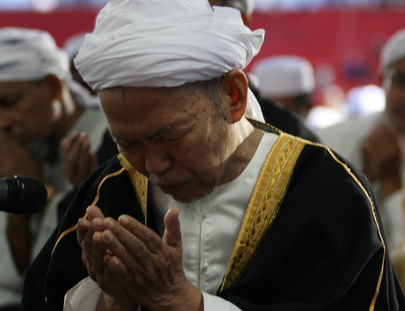 Tok Guru berdoa | Kongsi Cerita