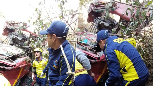 सरकारी राशन से लदा ट्रक अनियंत्रित होकर 300 मीटर गहरी खाई में जा गिरा, चालक की मौत