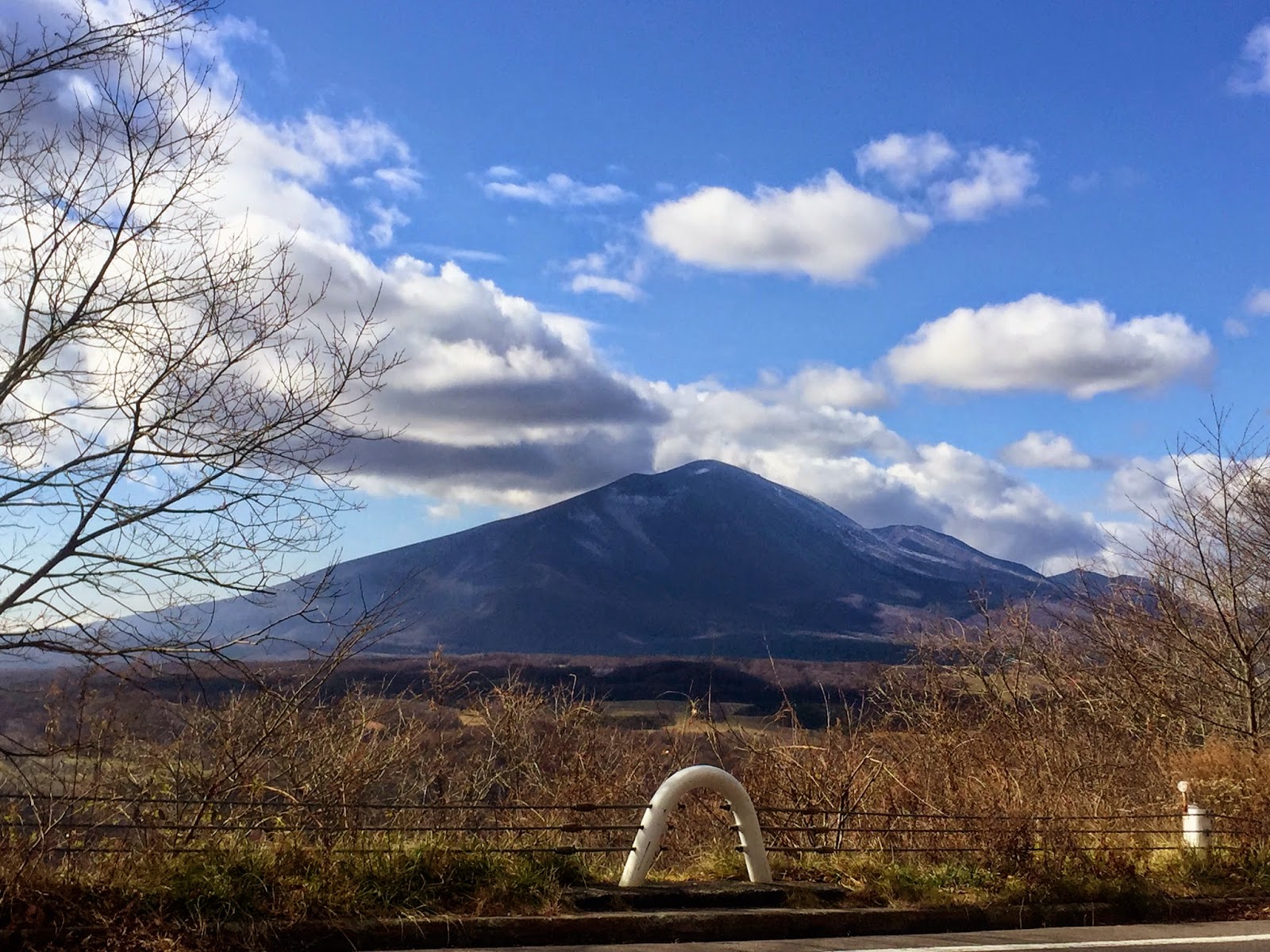 長野原町方面から見た浅間山。たぶん。