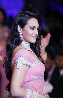 Sonakshi Sinha Wallpapers Hot Photos & Images