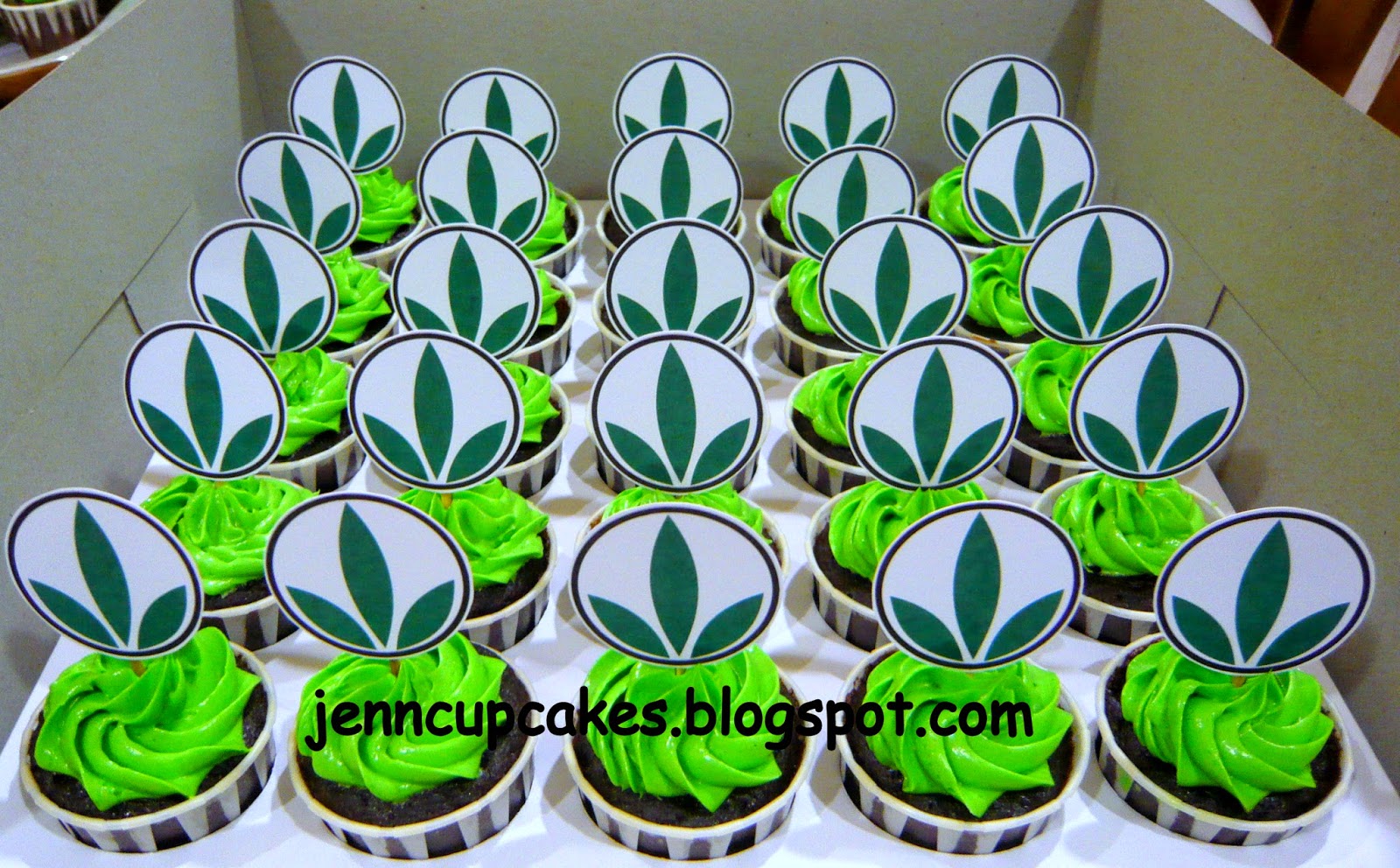 Jenn Cupcakes & Muffins: Herbalife Cake and Cupcakes