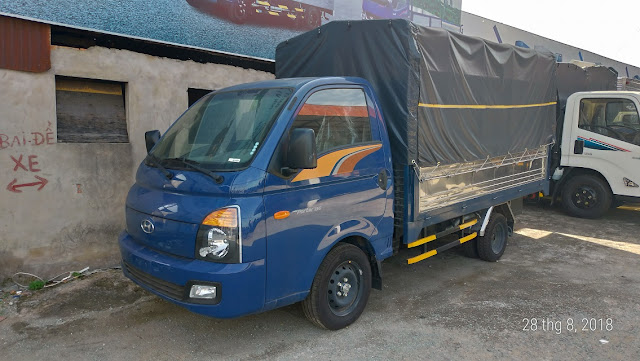 Hyundai 1,5 tấn H150 thùng bạt xanh