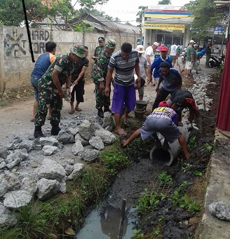 Karya Bakti Koramil 07/Curug Pasang Gorong-Gorong