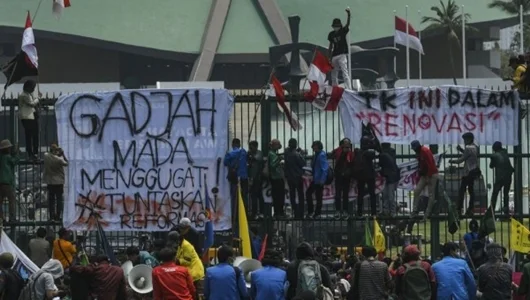 Polda Metro Jaya Tangkap 5 Orang Perancang Demo Rusuh Mahasiswa di DPR