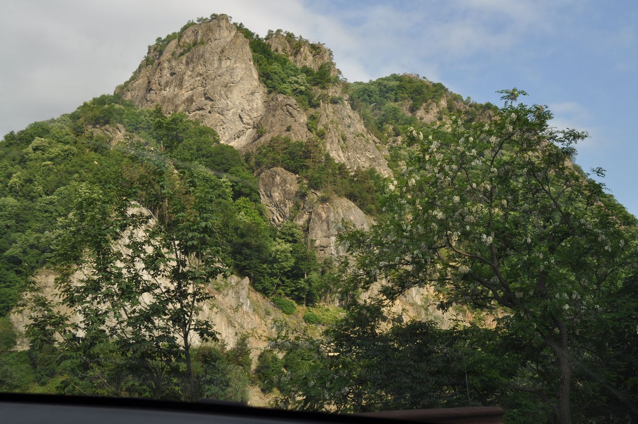 Pin Travel: Valea Oltului in imagini