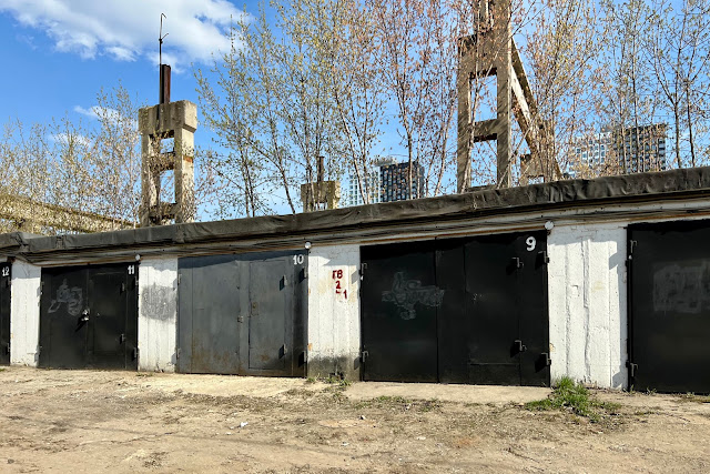 2-й Вязовский проезд, бывший Комбинат железобетонных конструкций № 2 «Мосстройкомплект», гаражи