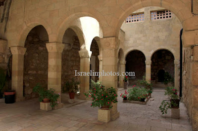 La Iglesia de la Visitación es un santuario católico situado en Ain Karem