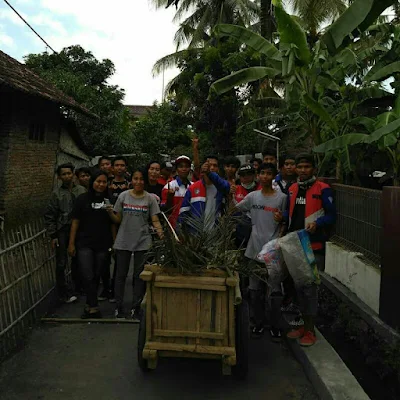 moonraker-indonesia-kenalkan-tradisi-mejemukan-bersih-desa-pada-generasi-muda