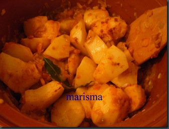 patatas guisadas en barro, rehogando