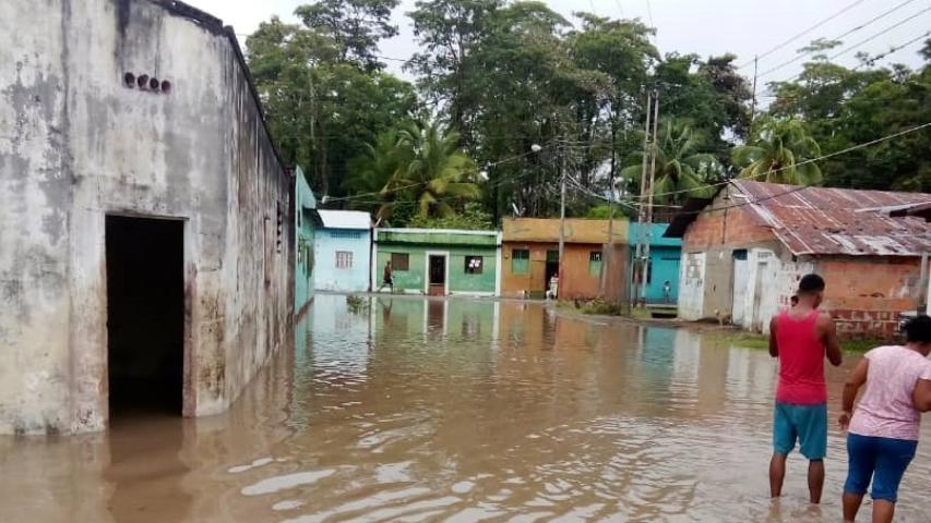 Gobernador de Barinas busca respaldo para atender emergencia por las lluvias