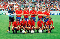 📸SELECCIÓN DE ESPAÑA 📆7 junio 1986 ⬆️Zubizarreta, Julio Salinas, Michel, Goicoechea, Gordillo y Camacho. ⬇️Butragueño, Víctor, Francisco, Tomás y Ricardo Gallego. SELECCIÓN DE IRLANDA DEL NORTE 1 🆚 SELECCIÓN DE ESPAÑA 2 Sábado 07/06/1986, 20:00 horas. XIII Copa Mundial de la FIFA México 1986, fase de grupos, Grupo D, jornada 2. Guadalajara, México, estadio Tres de Marzo: 28.000 espectadores. GOLES: ⚽0-1: 2’, Emilio Butragueño. ⚽0-2: 18’, Julio Salinas. ⚽1-2: 47’, Colin Clarke.