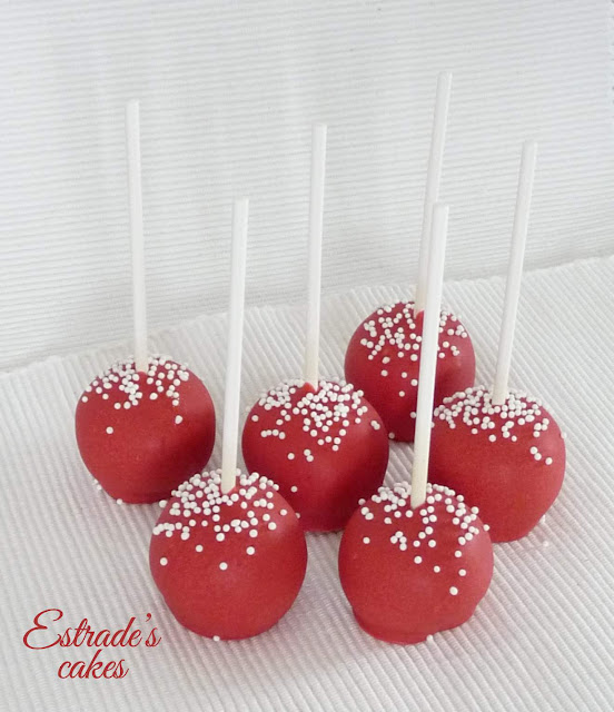 cake pop en rojo y blanco 1