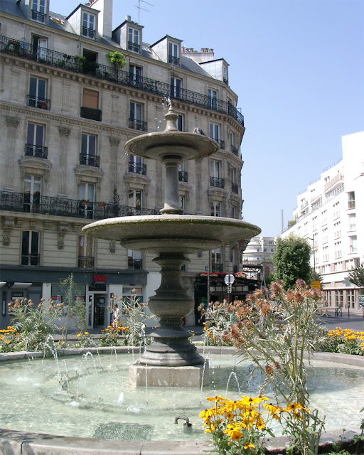 Fontaine Rambouillet, Place du Colonel-Bourgoin, Paris