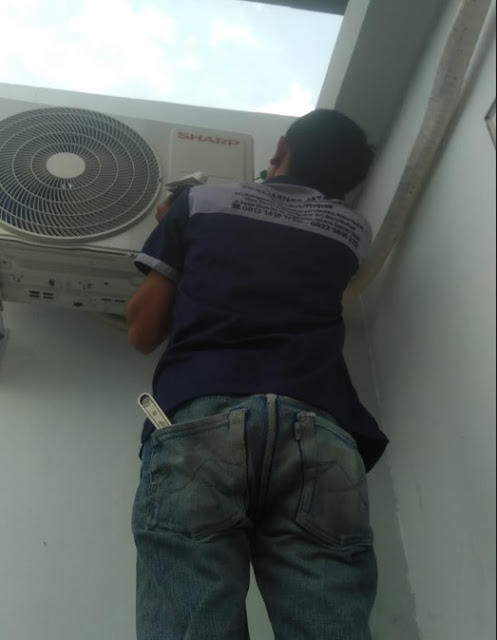 Service AC di Malaka Sari (Daikin) - Jakarta Timur (24 Jam) Promo Cuci AC Hanya Rp. 45 Ribu Call/WA. 0822.9815.2217 - 0813.1418.1790