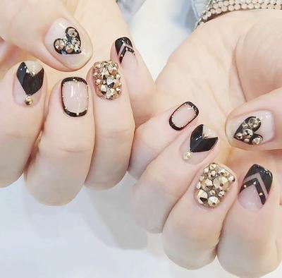 Black Transparent Nails