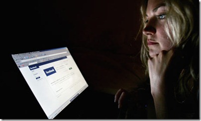 Woman-browsing-Facebook--001