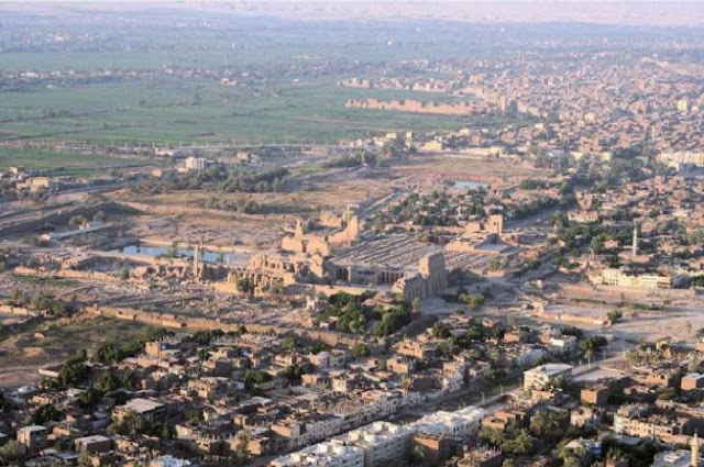 Вид с воздуха на Карнак в Египте