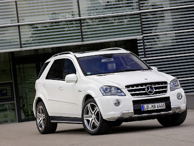 2011 Mercedes-Benz ML 63 AMG Pictures
