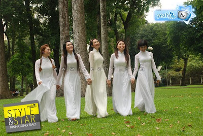 Girls in Ao Dai gallery