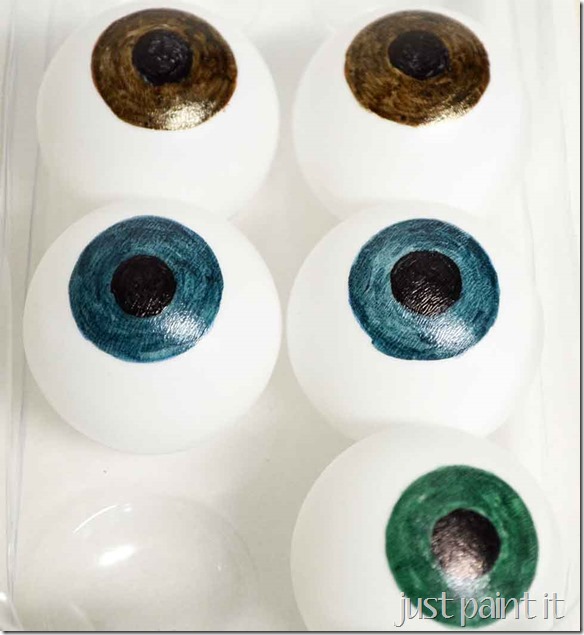 make-spooky-eyeballs-J