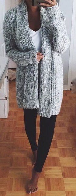 incredible fall outfit : knit cardigan + top + balck skinnies pants