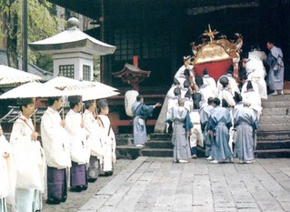 Shinto monks at the 1000 Samurai