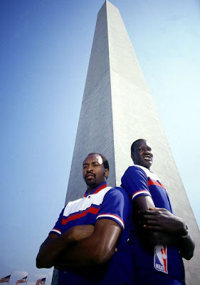 Manute Bol - the tallest Player in NBA www.coolpicturegallery.net