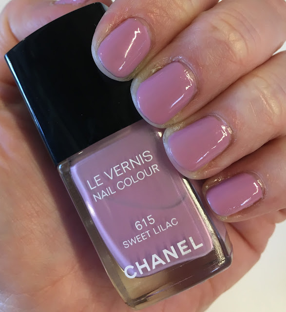 Chanel, Chanel Le Vernis Nail Colour, Chanel Sweet Lilac, nails, nail polish, nail lacquer, manicure, #ManiMonday