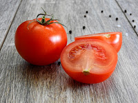 imagen de tomate rojo, consome de camaron