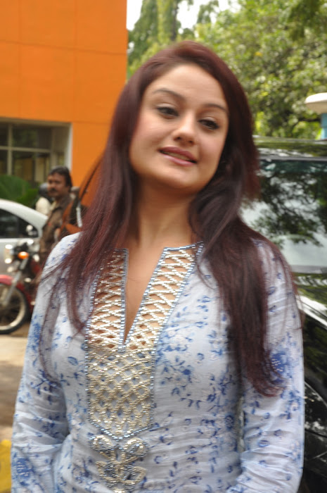 sonia agarwal new actress pics