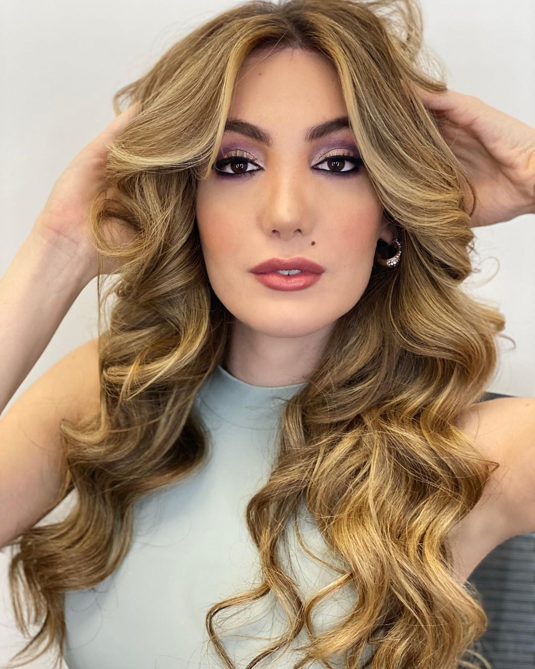 Valentina Fluchaire – Most Beautiful Transgender of World Instagram