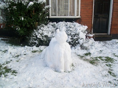 Snow sphinx